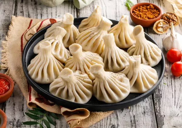 Хинкали и хачапури