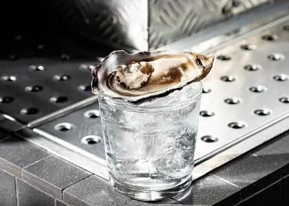 Устричный сезон в баре «Водокачка»: коктейль в подарок