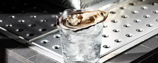 Устричный сезон в баре «Водокачка»: коктейль в подарок