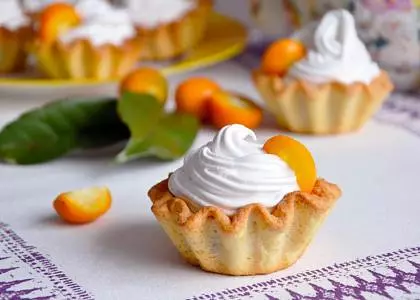 Семейный обед на даче у бабушки