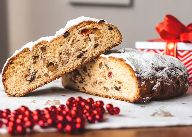 Праздничное настроение. Штоллен. Оливье и глинтвейн