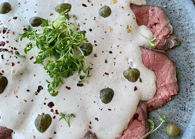 Ростбиф и дубайский браунии