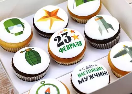 Мама и дети. Капкейки для защитника