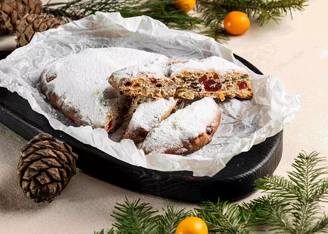 Новогодний мастер-класс: Штоллены и снегири