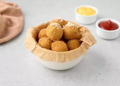 Мама и дети. Кухня мамы.