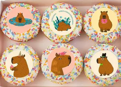 Мама и дети. Капкейки - капибары