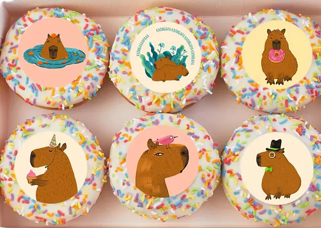 Мама и дети. Капкейки - капибары