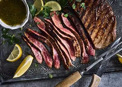 Жарим стейки