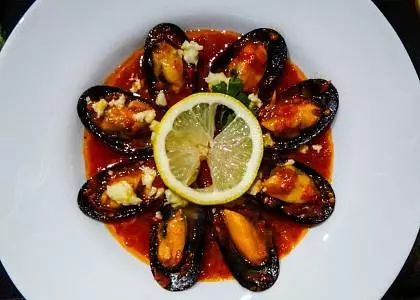 Мидии и игристое