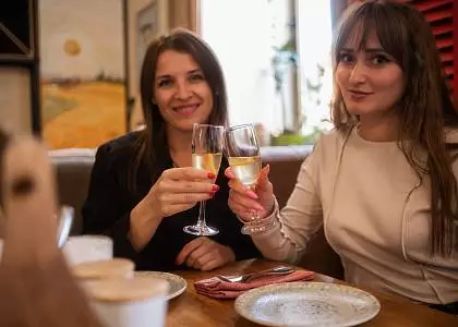 Мужской и женский день в «Ван Гоги»